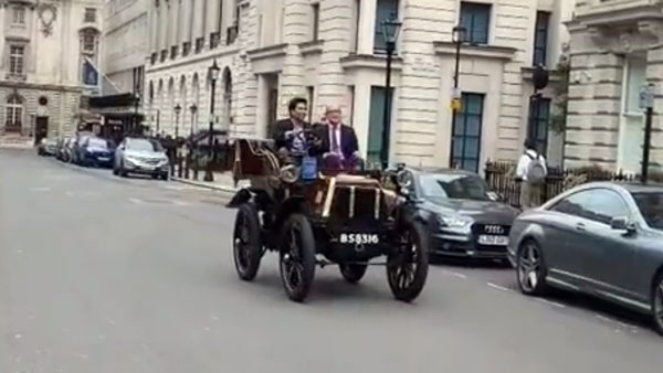 119 വര്‍ഷം പഴത്തമുള്ള കാറുമായി സച്ചിന്‍ തെണ്ടുല്‍കര്‍