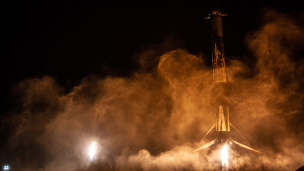 24 ഉപഗ്രഹങ്ങളുമായി ഫാല്‍ക്കണ്‍ പറന്നു, ഏറ്റവും കഠിനമേറിയ ദൗത്യമെന്ന് സ്‌പേസ് എക്‌സ്