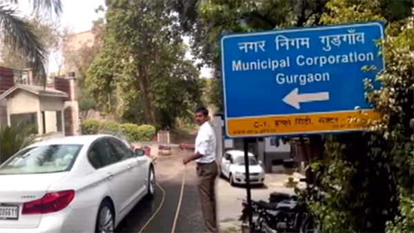 കുടിവെള്ളം ഉപയോഗിച്ച് കാര്‍ കഴുകി, വിരാട് കോഹ്‌ലിക്ക് പിഴ