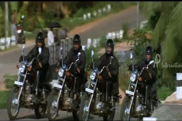 മറവിയുെട മാറാല പിടിച്ച 10 യമഹ മോട്ടോര്‍സൈക്കിളുകള്‍