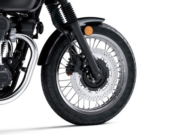 ക്ലാസിക് ലുക്കുമായി കവസാക്കി W800 സ്ട്രീറ്റ് വിപണിയില്‍