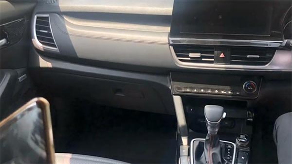 കിയ സെല്‍റ്റോസ് അകവും പുറവും