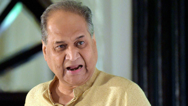 വാഹന വിപണി കടുത്ത് പ്രതിസന്ധിയില്‍; കേന്ദ്രത്തിനെതിരെ വിമര്‍ശനവുമായി രാഹുല്‍ ബജാജ്