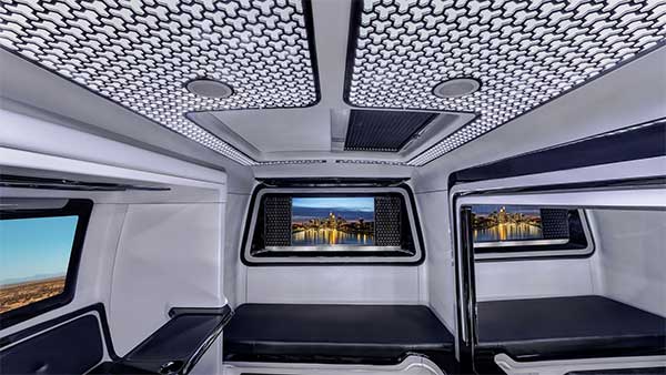 ആഢംബരത്തിന്റെ നെറുകയില്‍ അല്ലു അര്‍ജുന്റെ വാനിറ്റി വാന്‍