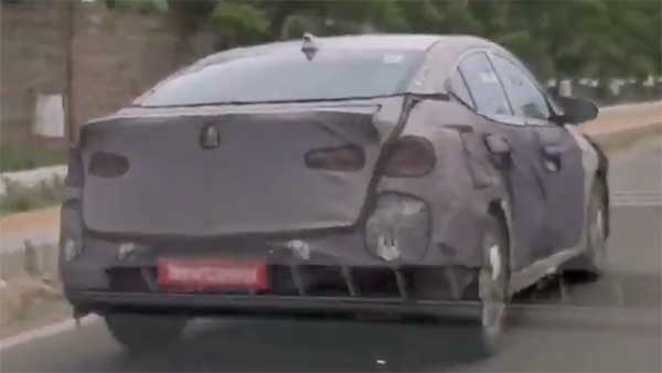 ഹ്യുണ്ടായി എലാന്റ്ര ഫെയ്‌സ്‌ലിഫ്റ്റിന്റെ പരീക്ഷണ ചിത്രങ്ങള്‍ പുറത്ത്