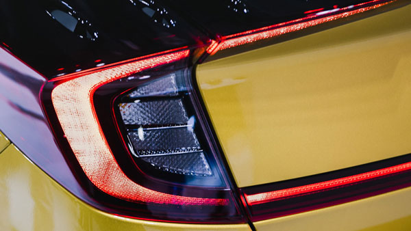 പുതിയ ഹ്യുണ്ടായ് സൊനാറ്റയില്‍ സോളര്‍ പാനല്‍ റൂഫ്