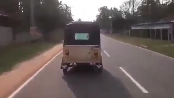 ഓട്ടോറിക്ഷയില്‍ യുവാക്കളുടെ സാഹസിക പ്രകടനം; വീഡിയോ വൈറല്‍
