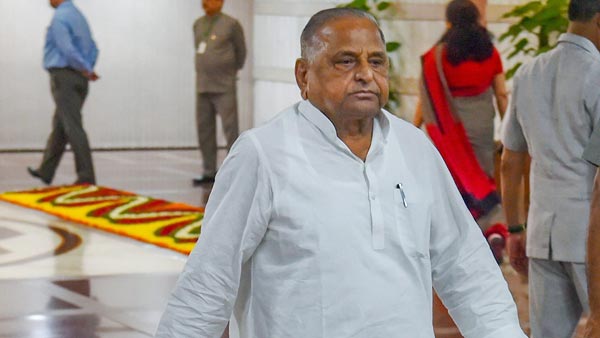 ഔദ്യോഗിക വാഹനം നന്നാക്കണമെന്ന ആവശ്യവുമായി മുലായം സിങ് യാദവ്; കൈയ്യൊഴിഞ്ഞ് ബിജെപി സര്‍ക്കാര്‍