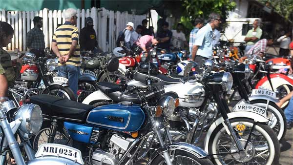 ബൈക്ക് ഓടിക്കുമ്പോള്‍ ഷൂസ് ശീലമാക്കിക്കോളൂ, ഇല്ലെങ്കില്‍ അതിനും കിട്ടാം പിഴ