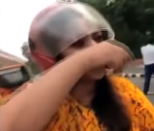 പുതുക്കിയ മോട്ടോർ വാഹന നിയമം പൊല്ലാപ്പാകുന്നു; ആത്മഹത്യ ഭീഷണിയുമായി യുവതി