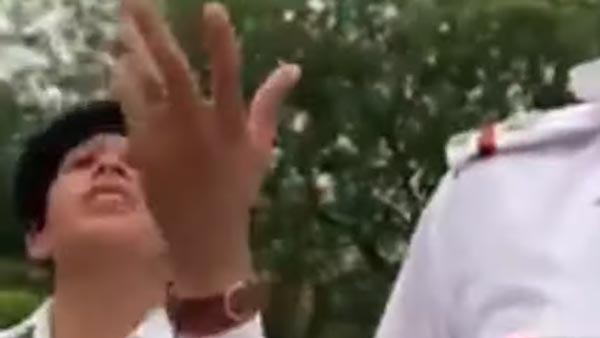 കമ്പനിയിൽ നിന്ന് വാഹനത്തിന്റെ പിന്നിൽ ഘടിപ്പിച്ച് വരുന്ന സ്റ്റെപ്നി അനധികൃതം എന്ന് പൊലീസ്; വീഡിയോ