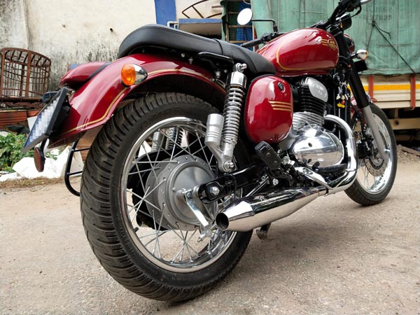 ജാവ മോഡലുകൾക്ക് പുതിയ എക്സഹോസ്റ്റ് അവതരിപ്പിച്ച് റെഡ് റൂസ്റ്റർ