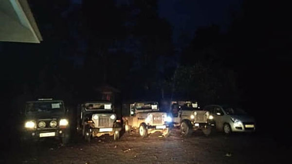 ആപത്തിൽ സഹായത്തിന് ഓടിയെത്തിയ ജീപ്പിന് പിന്നീട് ആപ്പ് വെച്ച് പൊലീസ്