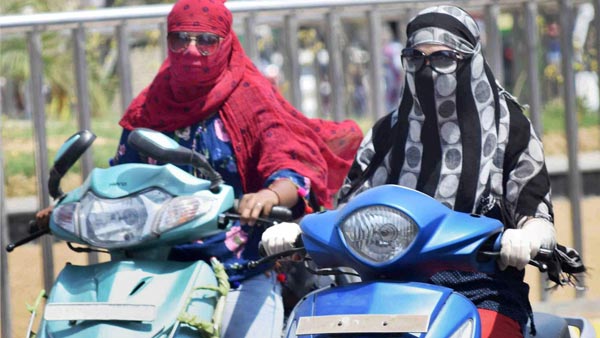 ജീൻസും, കാർപിസ് പാന്റും ധരിച്ചെത്തുന്ന സ്ത്രീകൾക്ക് ഡ്രൈവിങ് ടെസ്റ്റ് നടത്തില്ലെന്ന് RTO