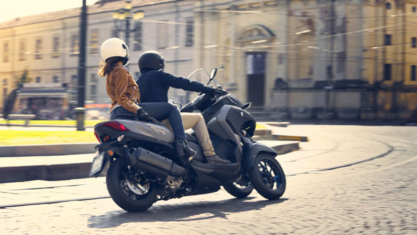 മൂന്ന് വീലുകളുള്ള സ്‌കൂട്ടറിനെ അവതരിപ്പിച്ച് യമഹ