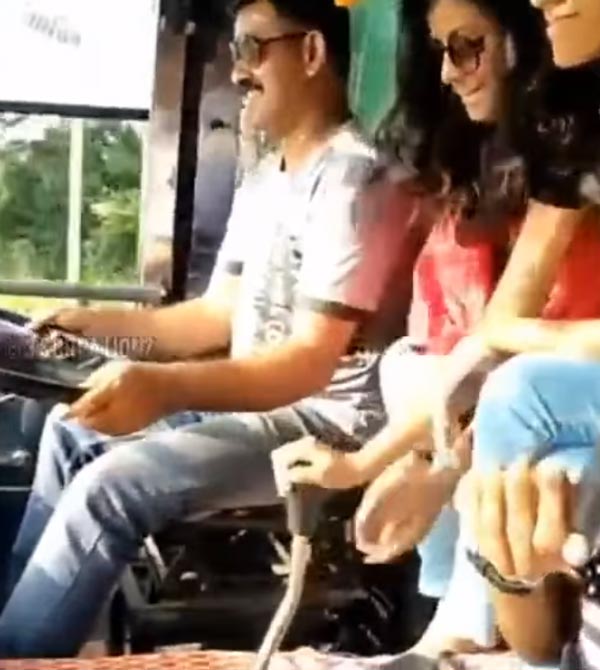 കളി കാര്യമായി; തമാശയ്ക്ക് എടുത്ത വീഡിയോ മൂലം ഡ്രൈവർക്ക് നടഷ്ടമായത് ലൈസൻസ്