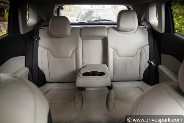 കോമ്പസിന് വന്‍ ഓഫറുകള്‍ പ്രഖ്യാപിച്ച് ജീപ്പ്