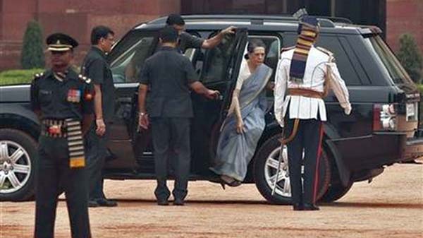 ഗാന്ധി കുടുംബത്തിന് ഇനി ഹൈ സെക്യുരിറ്റി വാഹനങ്ങളുടെ സേവനമില്ല