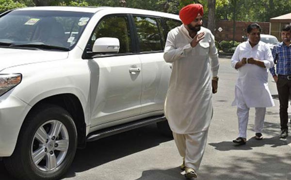 ദേശീയ നേതാക്കന്മാരുടെ ആഢംബര എസ്‌യുവികൾ