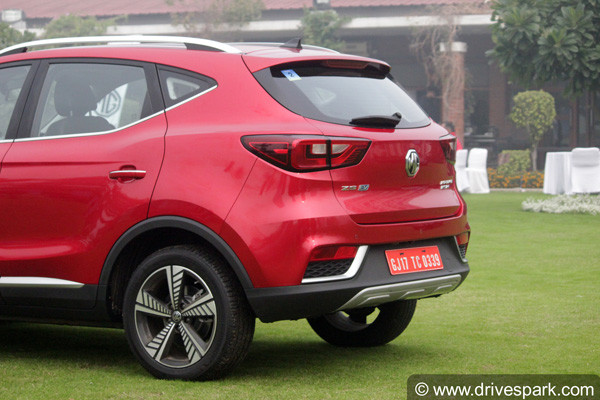 റെക്കോർഡ് ബുക്കിംഗ് കൈവരിച്ച് എംജി ZS ഇവി