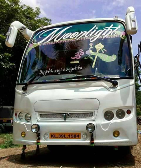 കൊമ്പന്മാർക്കും വമ്പന്മാർക്കും കൂച്ചുവിലങ്ങ്; ടൂറിസ്റ്റ് ബസുകൾക്ക് ഇനി ഏകീകൃത കളർകോഡ്