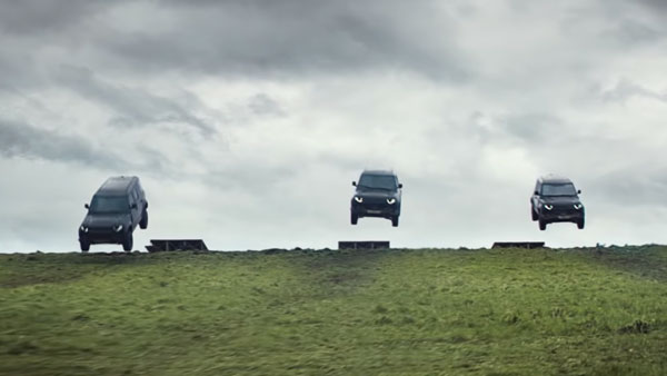 ജെയിംസ് ബോണ്ട് ചിത്രത്തിൽ സ്റ്റണ്ടുകൾ കാഴ്ച്ചവെച്ച് ലാൻഡ് റോവർ ഡിഫെൻഡർ; വീഡിയോ