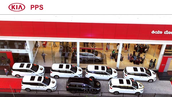 കാർണിവൽ എംപിവിയുടെ ഡെലിവറി ആരംഭിച്ച് കിയ മോട്ടോർസ്