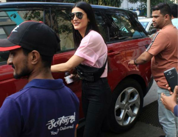 റേഞ്ച് റോവർ പ്രേമികളായ ബോളിവുഡ് നടിമാർ