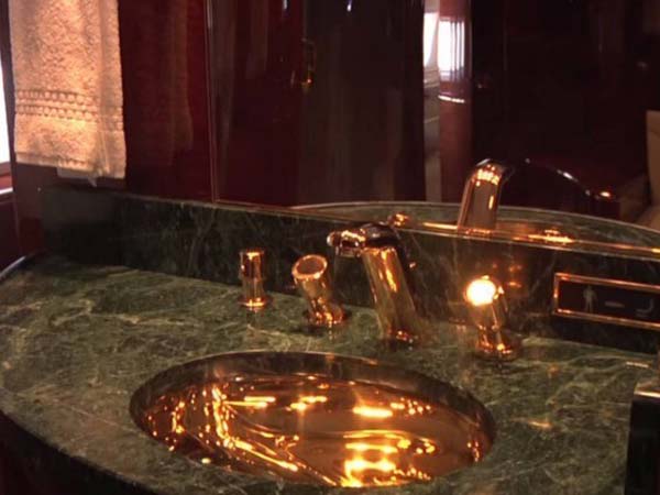 24 കാരറ്റ് സ്വർണം പതിപ്പിച്ച ഡൊണാൾഡ് ട്രംപിന്റെ സ്വകാര്യ ജെറ്റിന്റെ സവിശേഷതകൾ