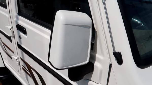 മഹീന്ദ്ര ബൊലേറോ ഫെയ്സ്ലിഫ്റ്റ് ഡീലർഷിപ്പുകളിൽ എത്തിത്തുടങ്ങി; വീഡിയോ മഹീന്ദ്ര ബൊലേറോ ഫെയ്സ്ലിഫ്റ്റ് ഡീലർഷിപ്പുകളിൽ എത്തിത്തുടങ്ങി; വീഡിയോ