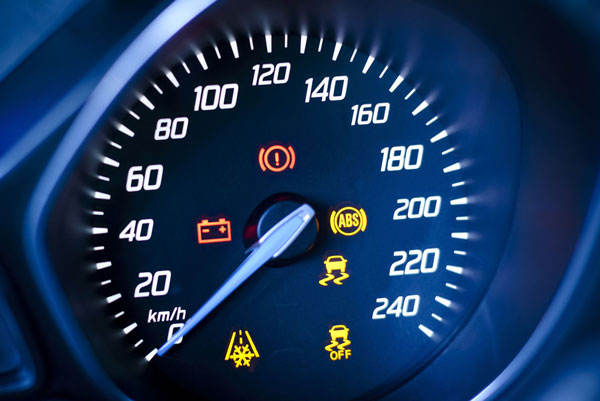 പിൻതലമുറയിൽ നിന്ന് പുതുതലമുറയിലേക്ക് എത്തുമ്പോൾ കാറുകളിൽ നിന്ന് മാഞ്ഞു തുടങ്ങുന്ന ചില ഫീച്ചറുകൾ