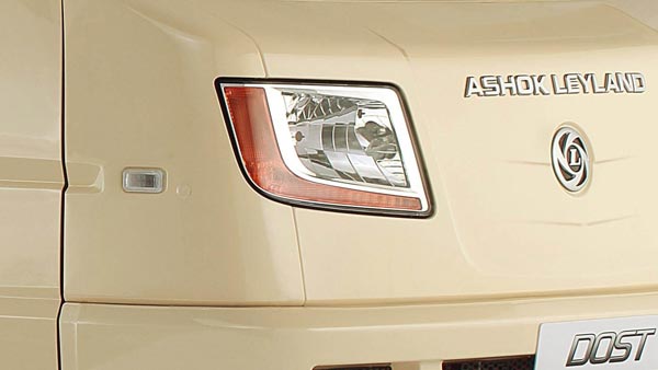 ദോസ്ത് ബിഎസ് VI -ന്റെ പരീക്ഷണയോട്ടം ക്യാമറയില്‍; വീഡിയോ