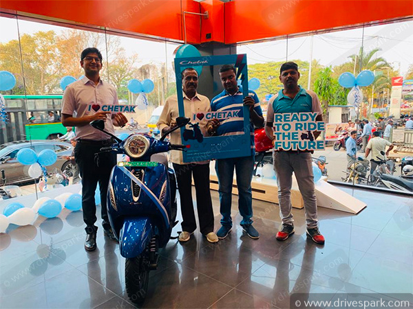 ചേതക് ഇലക്ട്രിക്കിന്റെ ബംഗളൂരുവിലെ ആദ്യ ഡെലിവറി ആരംഭിച്ച് ബജാജ്