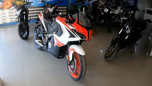 ബി‌എസ്-VI പൾസർ RS200 ഡീലർഷിപ്പുകളിലെത്തി, ഉടൻ ഡെലിവറി ആരംഭിക്കുമെന്ന് ബജാജ്