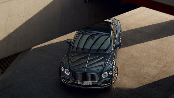 രാജ്യത്തെ ആദ്യ 2020 ബെന്റ്ലി ഫ്ലൈയിംഗ് സ്പർ കരസ്ഥമാക്കി ഗുജറാത്ത് സ്വദേശി