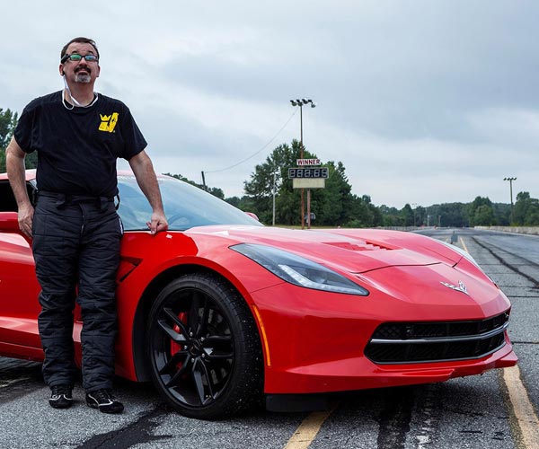 കാഴ്‌ചയില്ലാത്ത ഒരു റേസർ നിർമിച്ച 2008 C6 കൊർവെറ്റ് കാറിന്റെ കഥയറിയാം