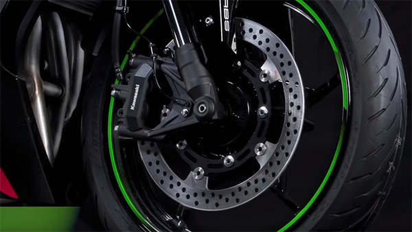 കവസാക്കി നിഞ്ച ZX-25R-ന്റെ അരങ്ങേറ്റവും വൈകും