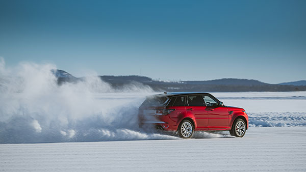 റേഞ്ച് റോവർ ബ്രാൻഡിന്റെ അമ്പതാം വാർഷികം ആഘോഷിച്ച് ലാൻഡ് റോവർ