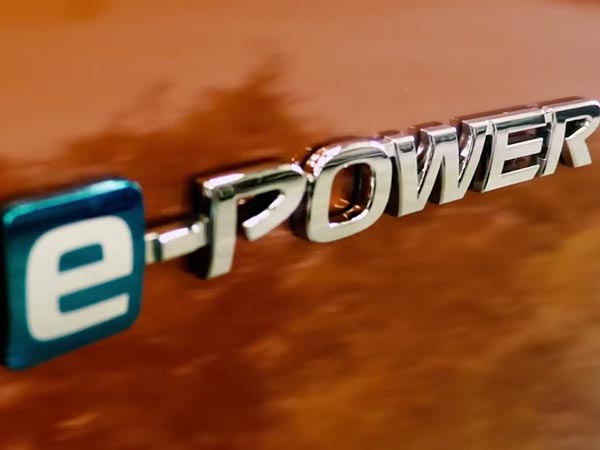 കിക്ക്‌സിന്റെ ഹൈബ്രിഡ് പതിപ്പ് എത്തുന്നു, ടീസർ ചിത്രങ്ങൾ പങ്കുവെച്ച് നിസാൻ