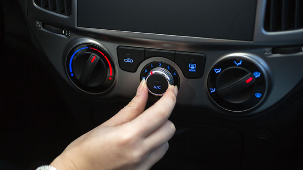 പിൻതലമുറയിൽ നിന്ന് പുതുതലമുറയിലേക്ക് എത്തുമ്പോൾ കാറുകളിൽ നിന്ന് മാഞ്ഞു തുടങ്ങുന്ന ചില ഫീച്ചറുകൾ