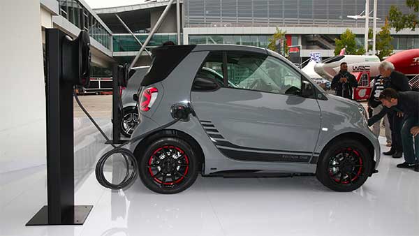 15 മിനിറ്റില്‍ 80 ശതമാനം വരെ ചാര്‍ജ് ചെയ്യാം; eQ ഇലക്ട്രിക്കുമായി ടൊയോട്ട