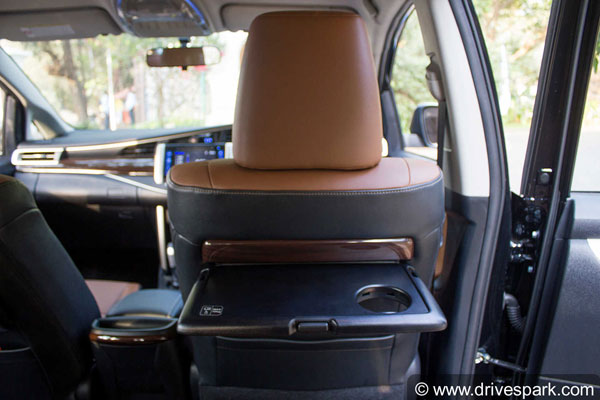 ക്രിസ്റ്റയുടെ സ്‌പെഷ്യല്‍ എഡിഷന്‍ പതിപ്പിനെ അവതരിപ്പിക്കാനൊരുങ്ങി ടൊയോട്ട