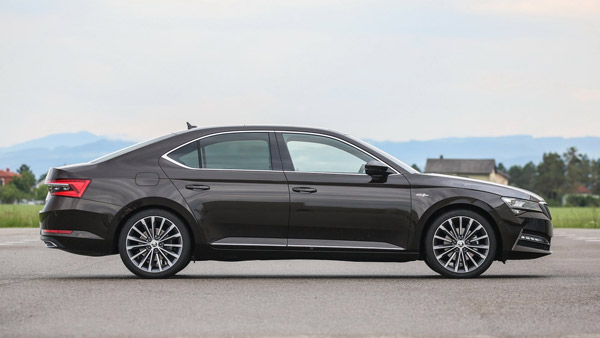 2020 സ്‌കോഡ സൂപ്പർബ് ഫെയ്‌സ്‌ലിഫ്റ്റ് ഏപ്രിൽ 28-ന് എത്തിയേക്കും