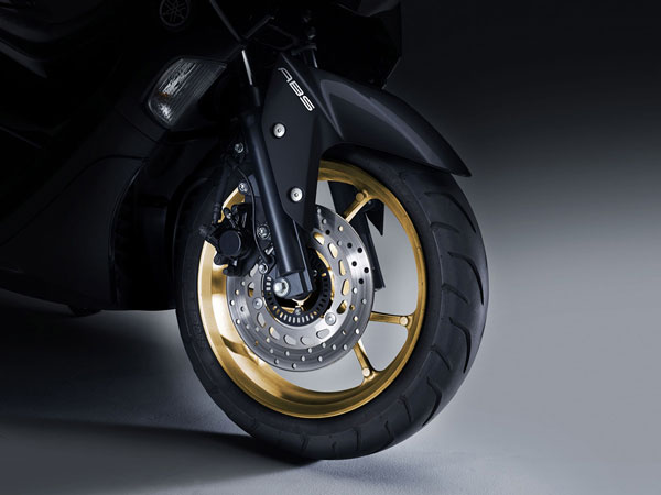 2020 NMAX 155 മാക്സി-സ്കൂട്ടറിനെ തായ്‌ലന്‍ഡിൽ പുറത്തിറക്കി യമഹ