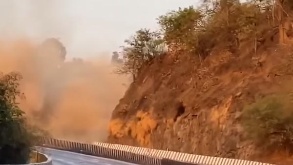 മഹാരാഷ്ട്രയിൽ 190 വർഷം പഴക്കമുള്ള അമൃതഞ്ജൻ പാലം പൊളിച്ചുമാറ്റി