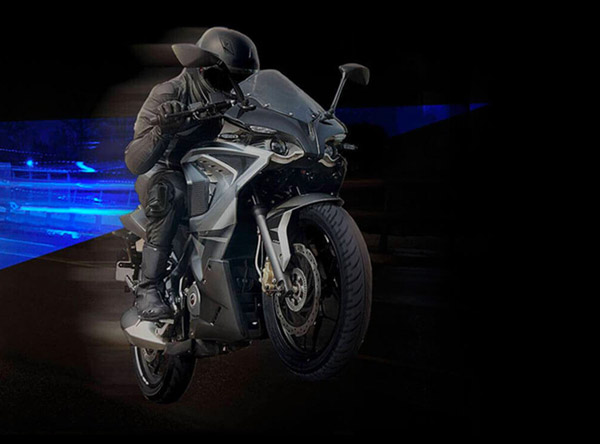 ബജാജ് RS200 -ന്റെ ബിഎസ് VI പതിപ്പ് പുറത്തിറക്കി; വില 1.44 ലക്ഷം