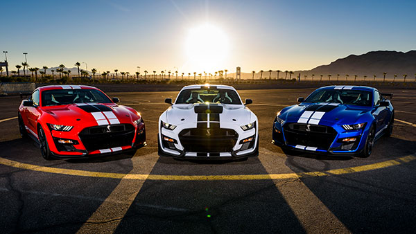 56-ന്റെ നിറവിൽ ഫോർഡ് മസ്താംഗ്