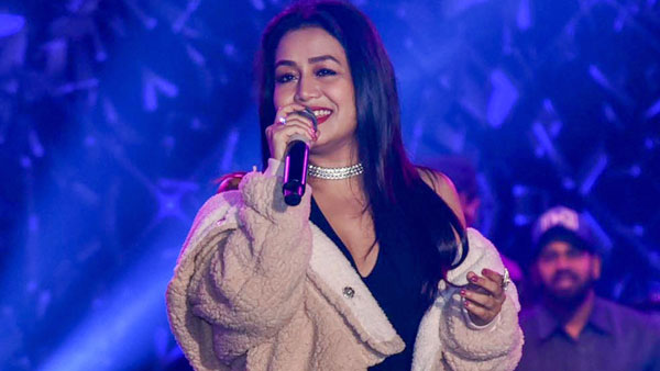 ബോളിവുഡ് പിന്നണി ഗായികമാരുടെ ആഢംബര ഹോട്ട് കാറുകൾ