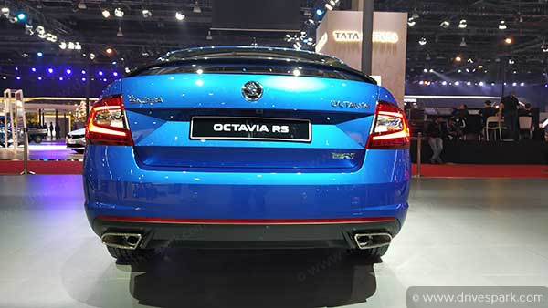 വിപണിയിൽ അവതരിപ്പിക്കും മുമ്പ് സ്കോഡ ഒക്ടാവിയ RS245 ഡീലർഷിപ്പുകളിൽ