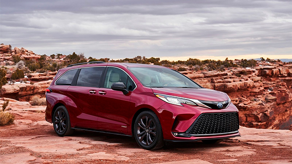 കാർണിവലിന് ഒത്ത എതിരാളിയുമായി ടൊയോട്ട, നാലാം തലമുറ സിയന്ന എംപിവി വിപണിയിൽ